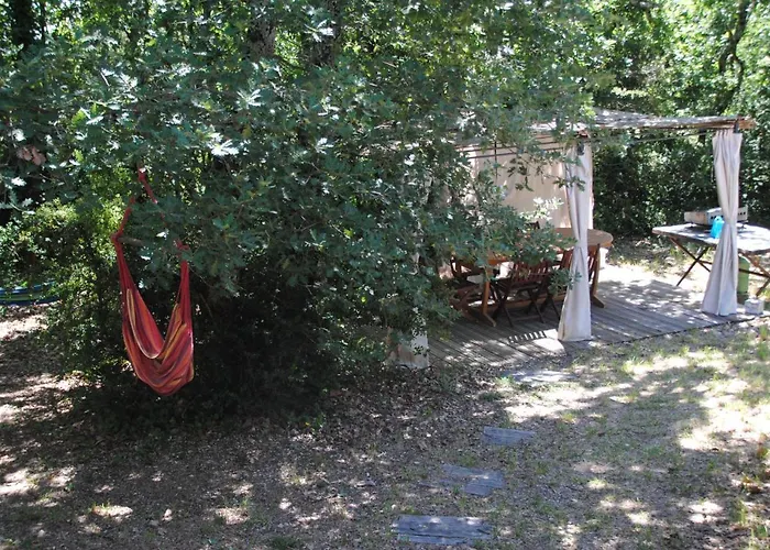 Insolite Bois Cailloux Avec * Saint-Remeze