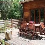 Alpesi faház Insolite Bois Cailloux Avec *